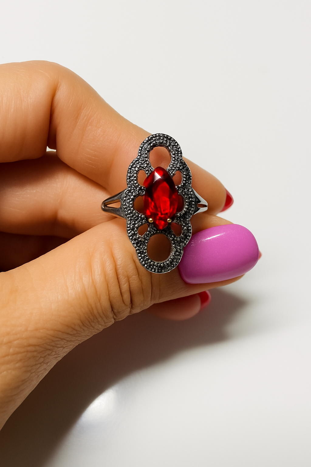 Inel Argint 925 cu Granat Roșu, Model Vintage Elegant, mărimea 22
