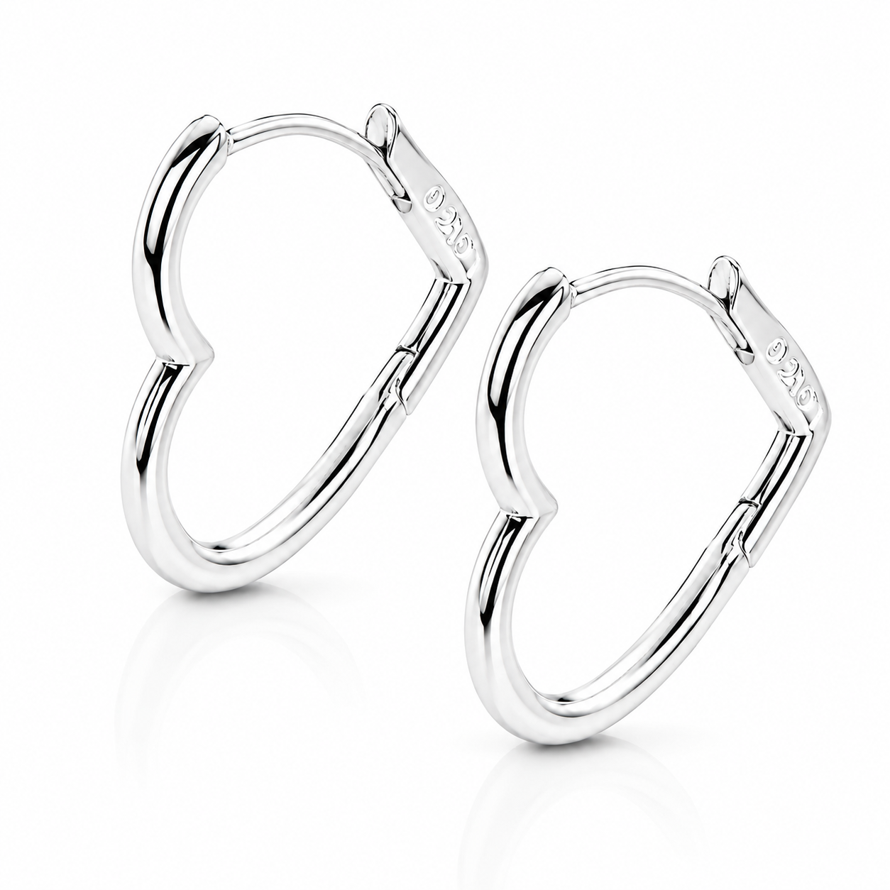 Cercei Inimă din Argint 925 pentru Femei – Eleganță Minimalistă și Simbol al Iubirii Pure. CD359