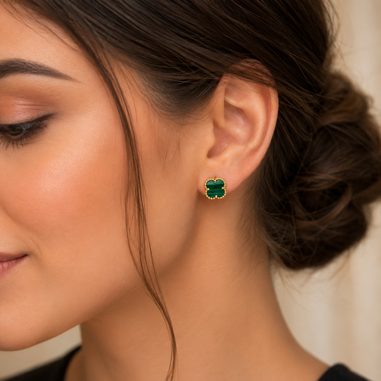 Cercei Delicate Clover din Argint 925 Placat cu Aur 14K și Malachit Verde Natural, Model Tip Van Cleef, 6 mm. C425
