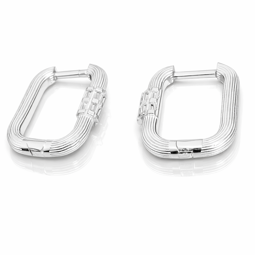 Cercei din Argint 925 „Luminis Recta” – Cercei Eleganți cu Design Striat și Accente Strălucitoare. CD541