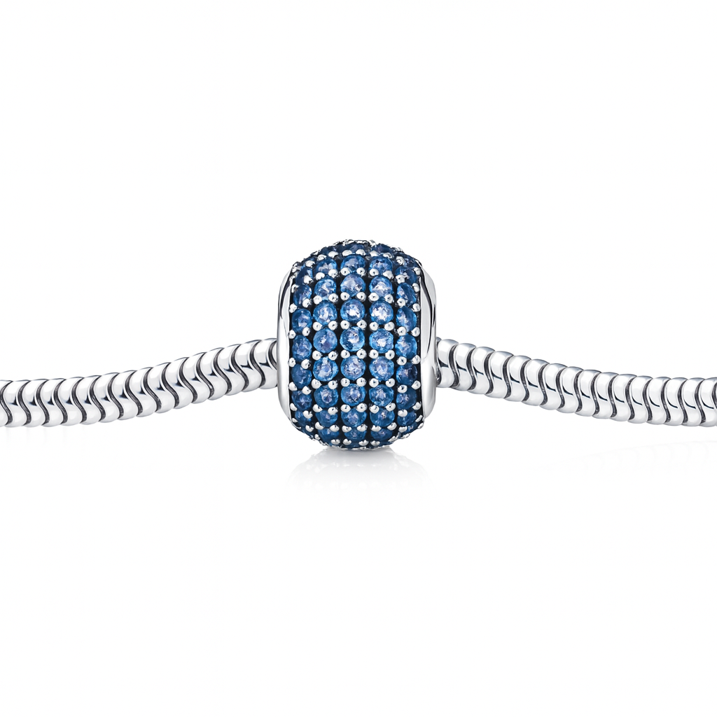 Accesoriu tip Pandora din argint 925 cu cristale albastre pavé, bijuterie elegantă.