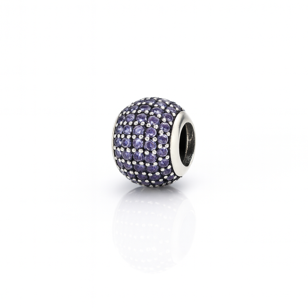 Bijuterie charm argint cu cristale mov pavé, design rafinat și compatibilitate cu brățări Pandora originale.