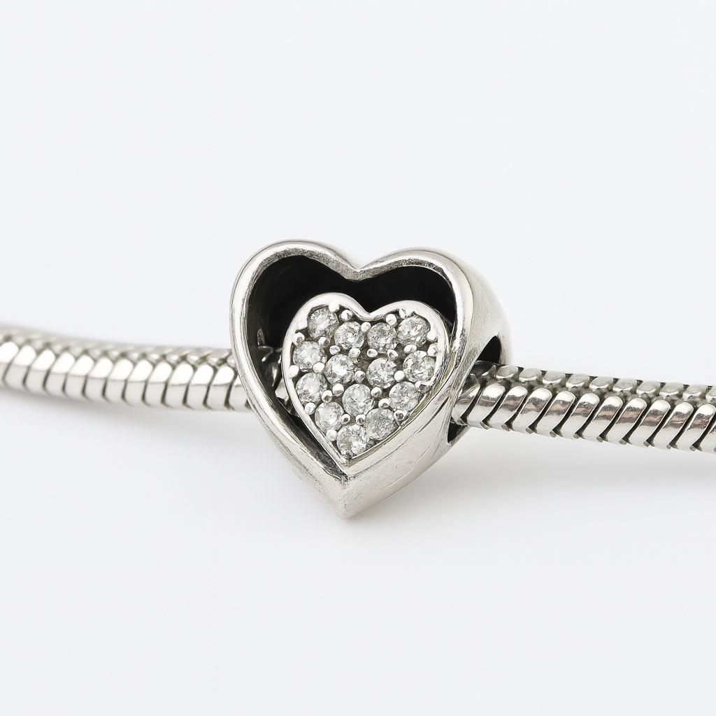 Charm din argint 925 cu design inimă și pietre, ideal pentru Pandora