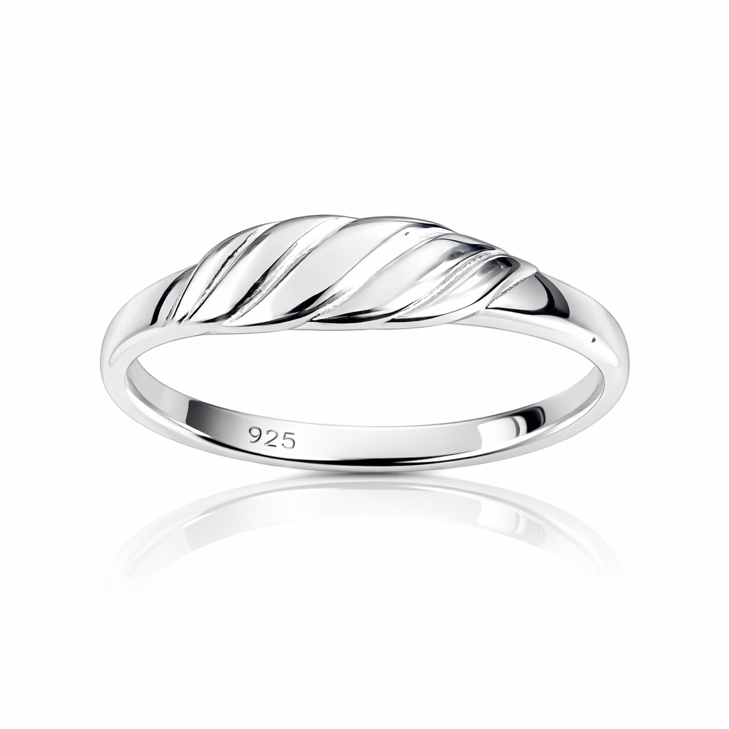 Detaliu inel argint 925 cu design elegant, lățime 5 mm, finisaj premium
