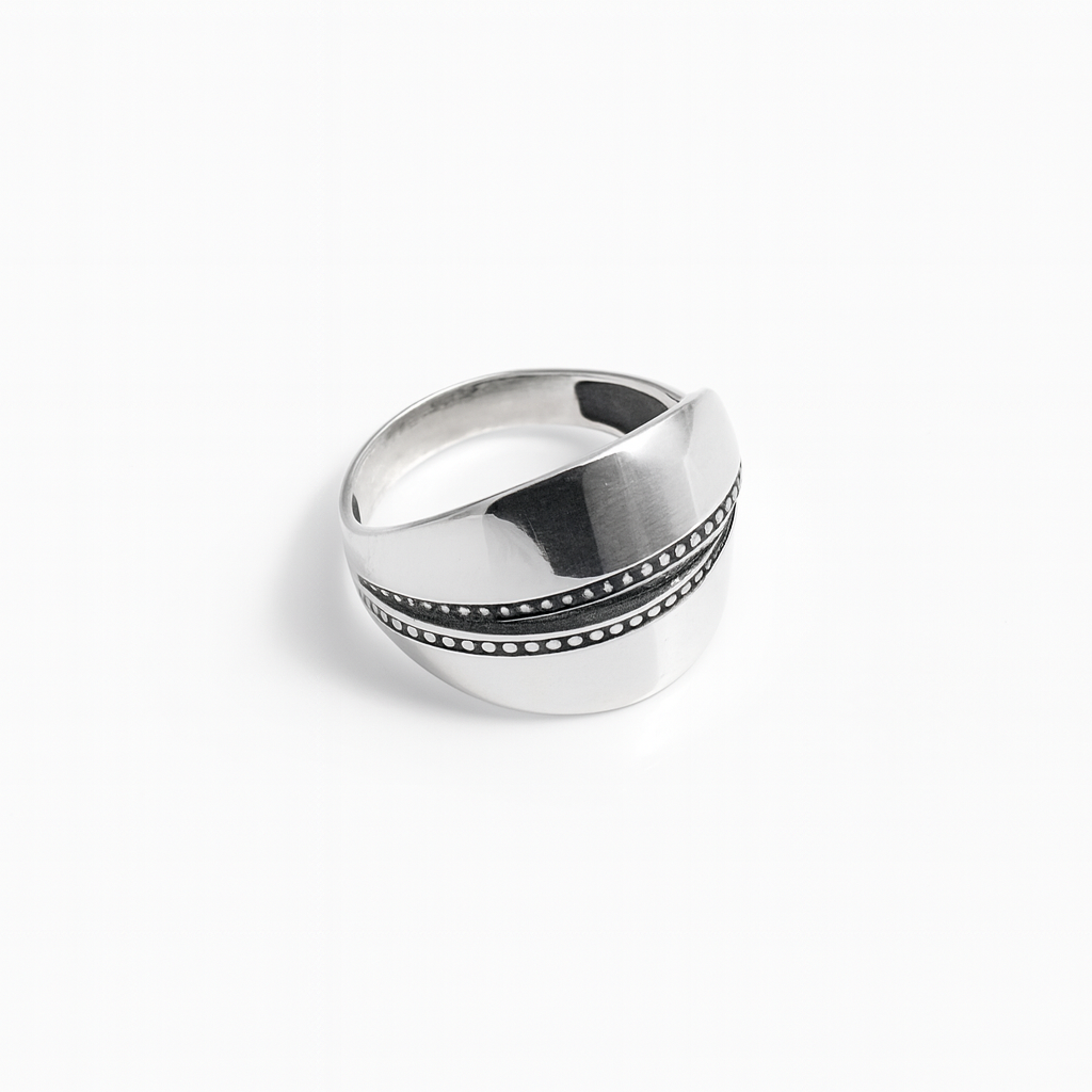 Inel argint 925 stil contemporan, bandă lată cu ornament punctat și design elegant