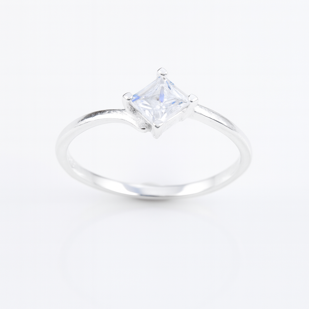 Inel din argint 925 cu piatră tăietură princess, bijuterie elegantă pentru femei