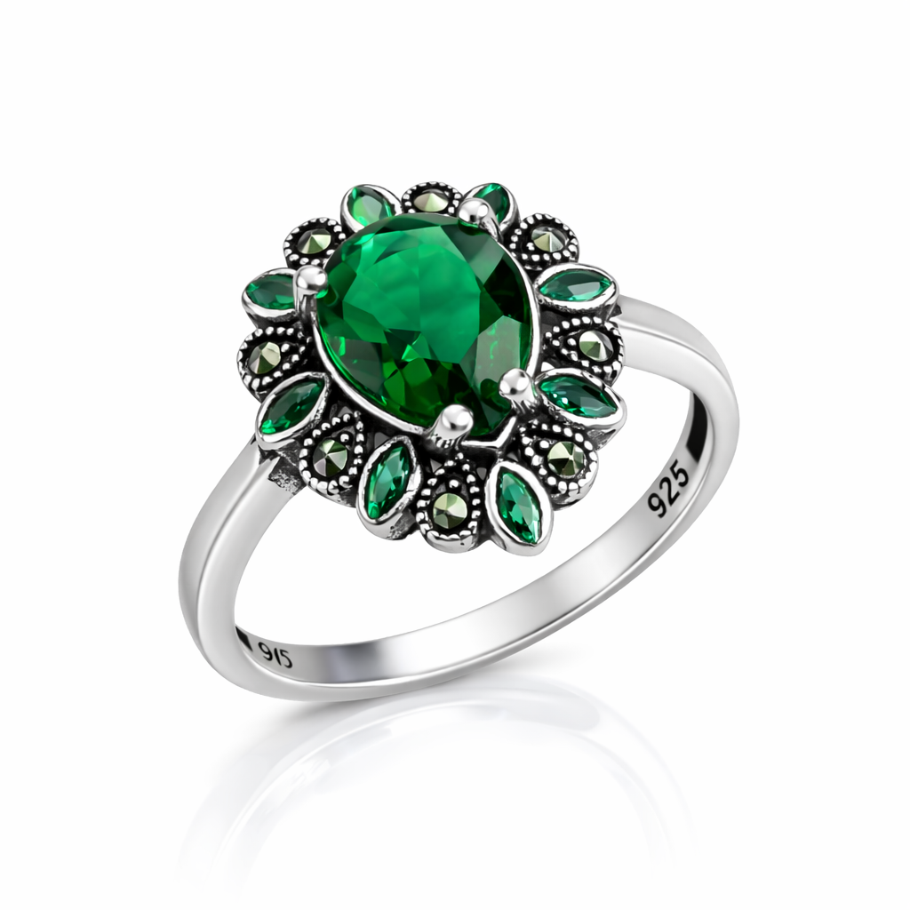 Inel elegant din argint 925, design vintage, cu piatră centrală verde și marcazite, ideal pentru bijuterii clasice de colecție.