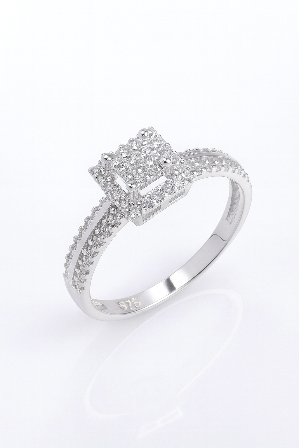 Inel rafinat din argint 925 cu zirconii strălucitoare, perfect pentru logodnă sau cadou special – Infinity Bijoux