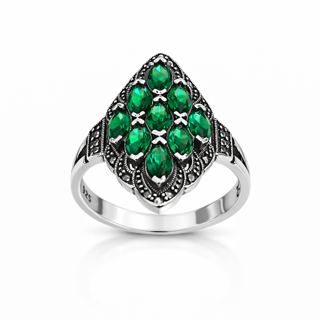 Inel statement din argint 925 cu pietre verzi fațetate și detalii din marcasite