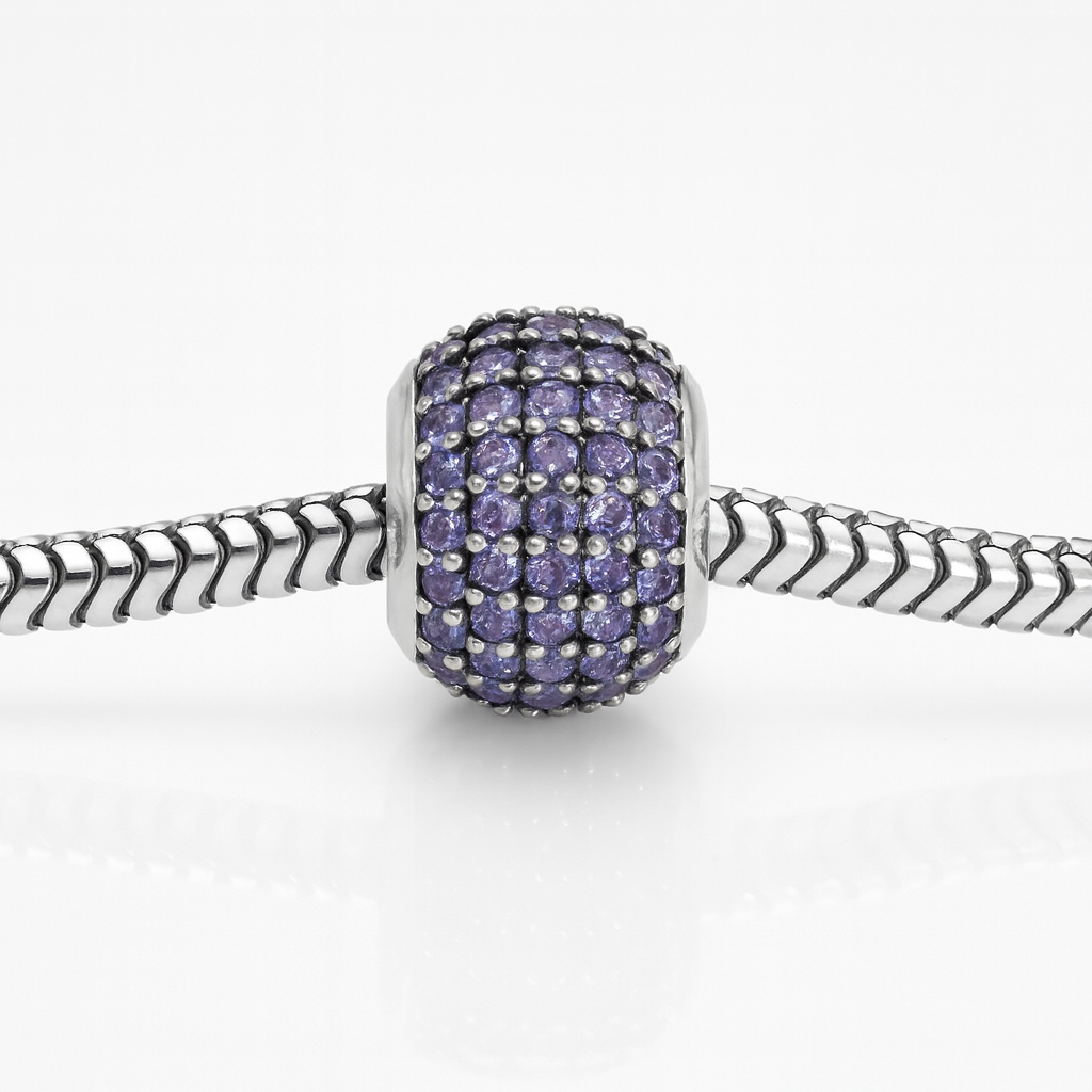 Talisman mov din Argint 925 cu microcristale strălucitoare, ideal pentru brățări tip Pandora.