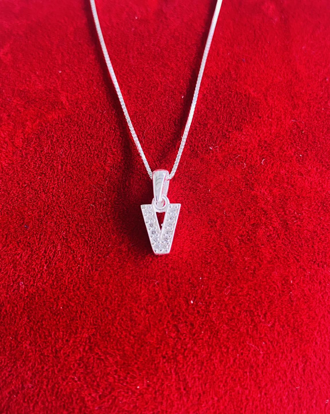 Colier din Argint 925 cu Pandantiv Litera V