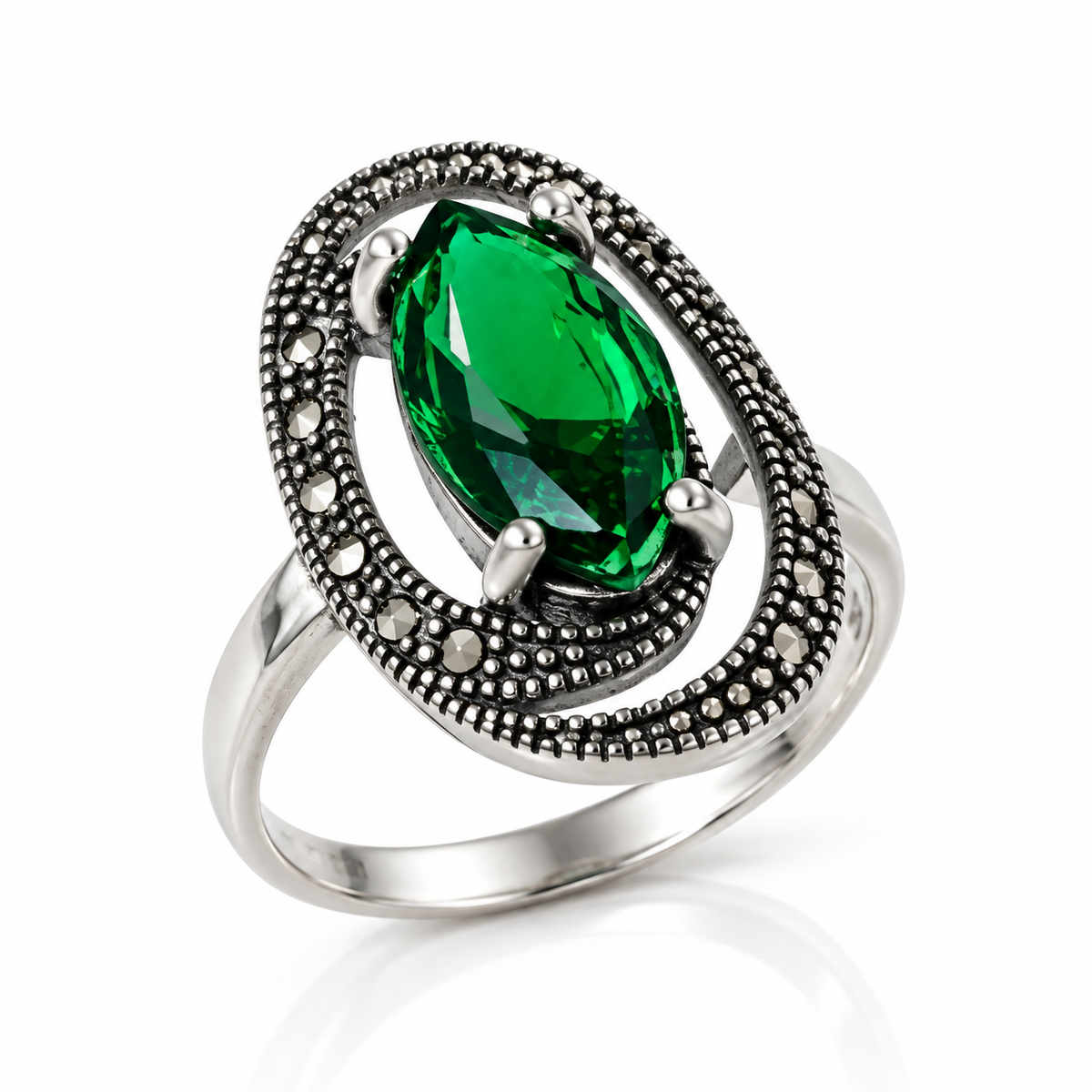 Inel din Argint 925 cu Piatră Verde Smarald și Detalii Vintage – Eleganță Regală