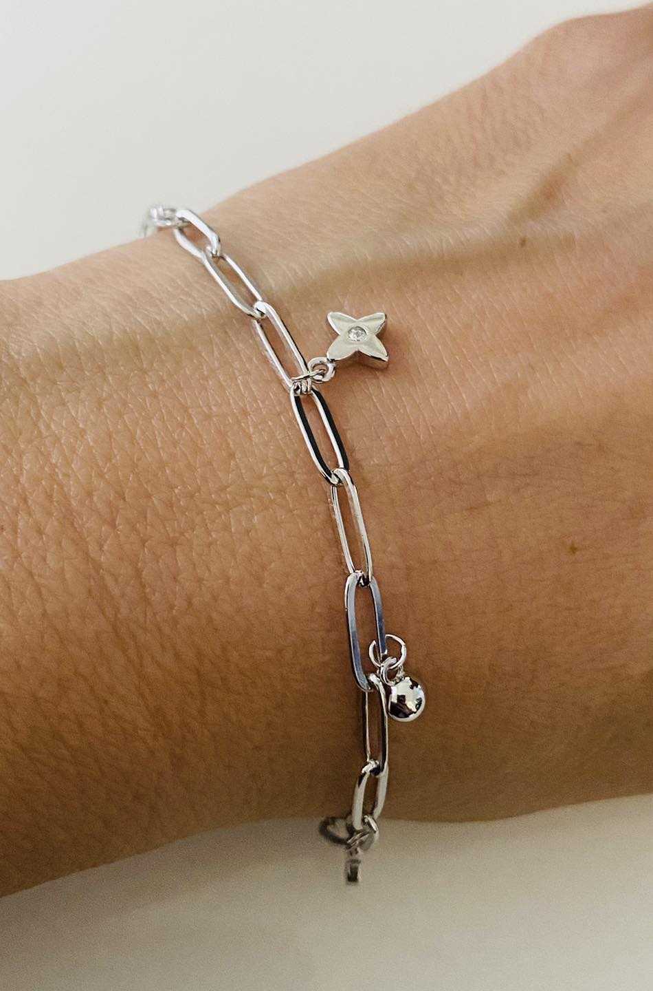 Brățară elegantă cu charmuri florale și stea din Argint 925 rodiat