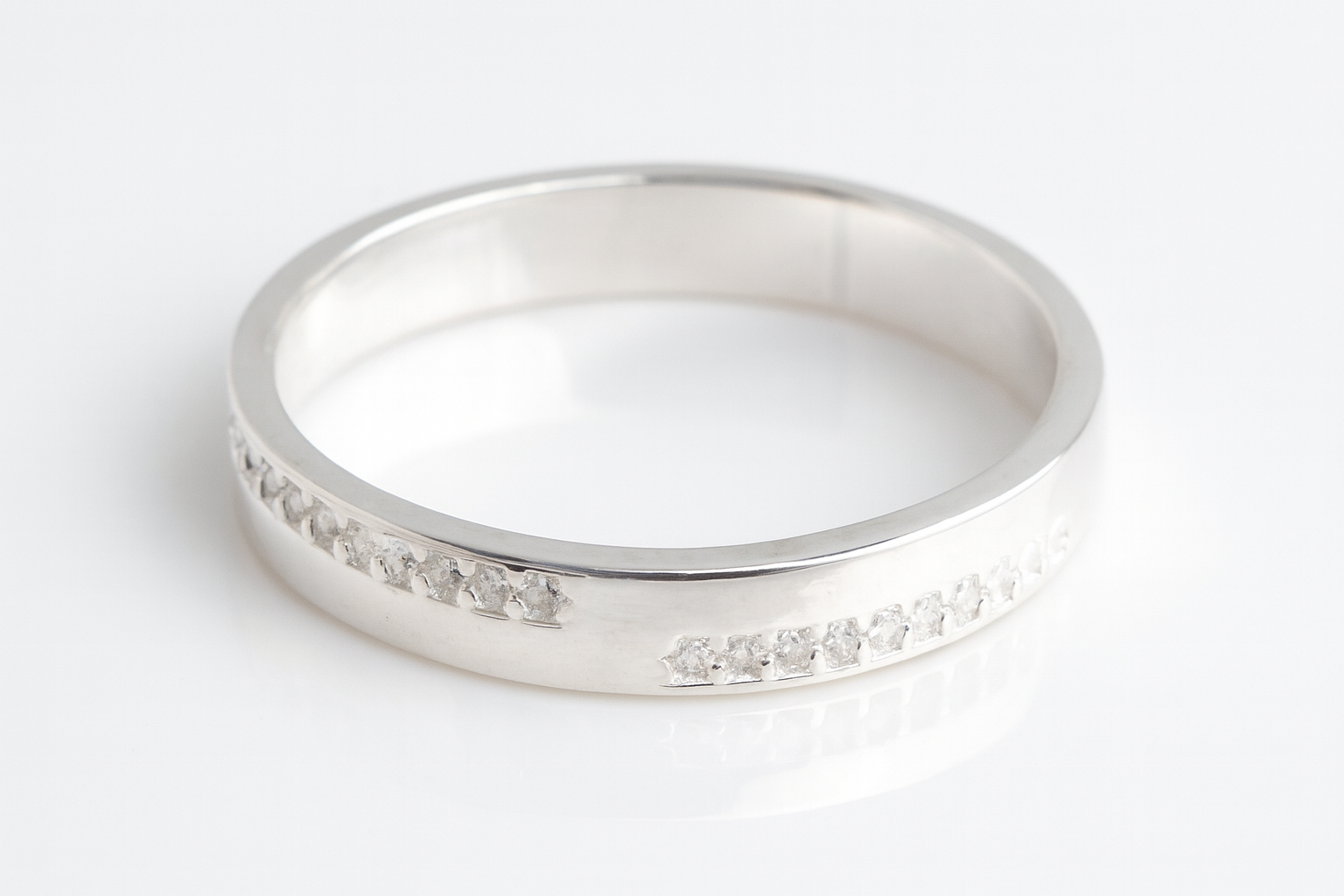 bijuterie inel argint pentru dama, model elegant si lucios, imagine produs infinitybijoux.ro