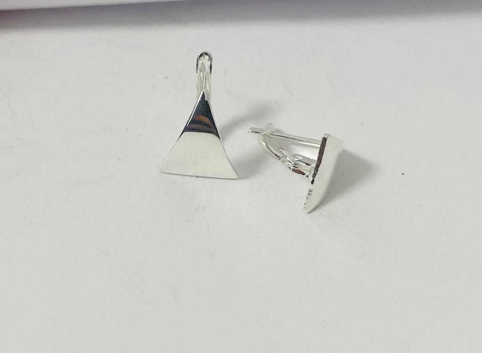 Cercei cu tortita din argint 925 model triunghi