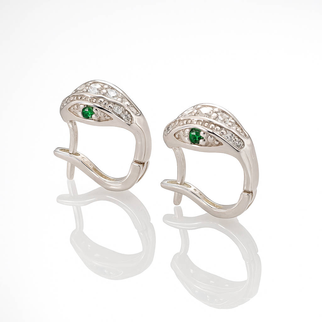 cercei din argint 925 model șarpe, 4.85 grame, design elegant cu pietre verzi, fotografie produs pentru magazin online

