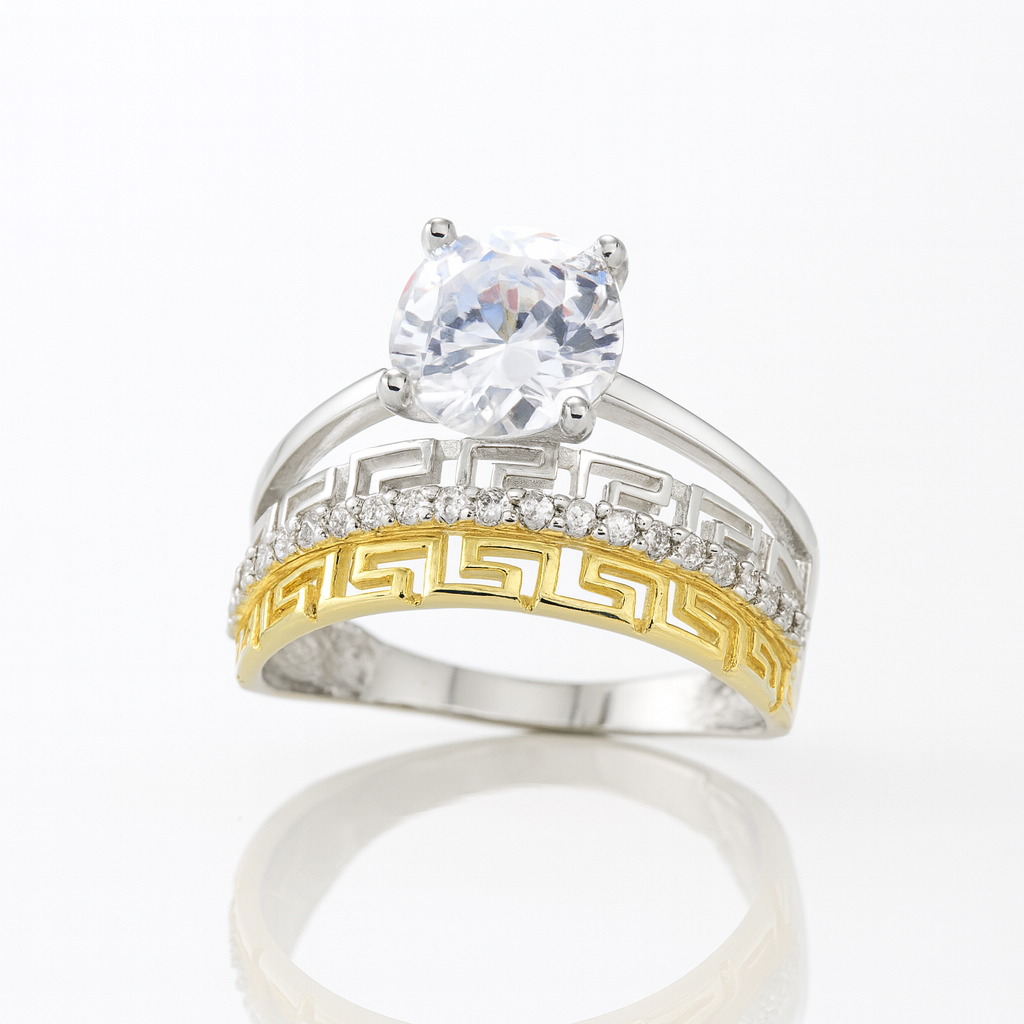 inel de damă din argint 925 rodiat, cu detalii aurii și piatră strălucitoare, fotografie produs e-commerce InfinityBijoux