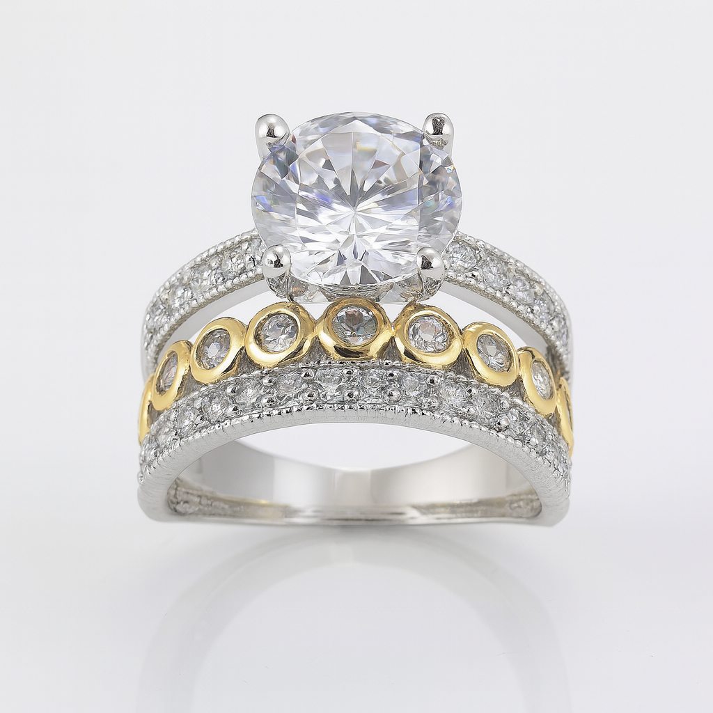 inel de lux din argint 925 cu zirconiu și accente aurii, fotografie profesională e-commerce fundal alb lucios