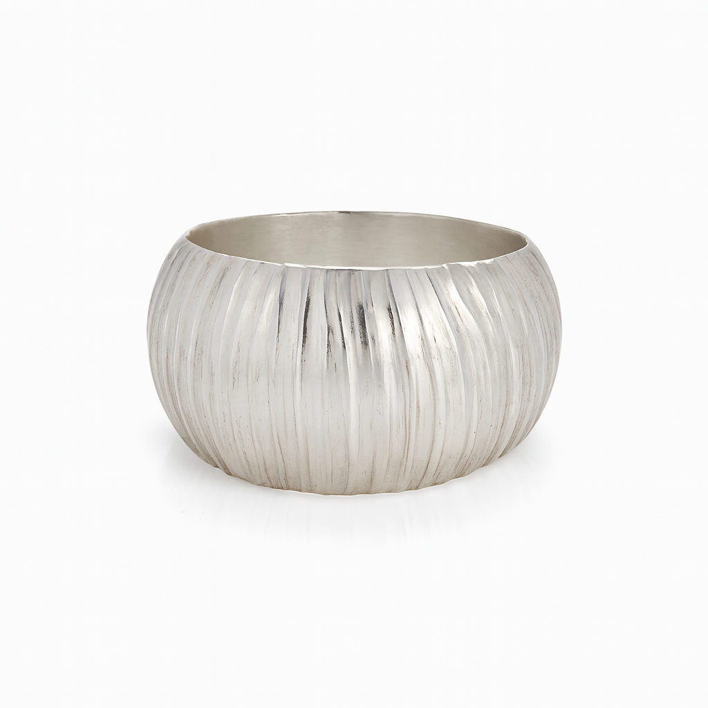 inel din argint veritabil 925 cu textură verticală, simbol al eleganței și forței interioare, produs Infinity Bijoux