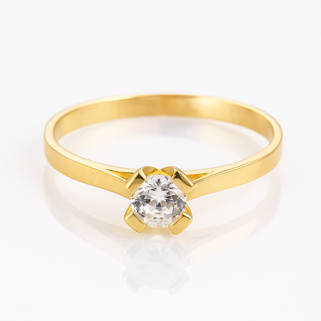 inel placat cu aur 14K din argint 925, simbol al iubirii și eleganței, prezentare premium pe fundal alb lucios