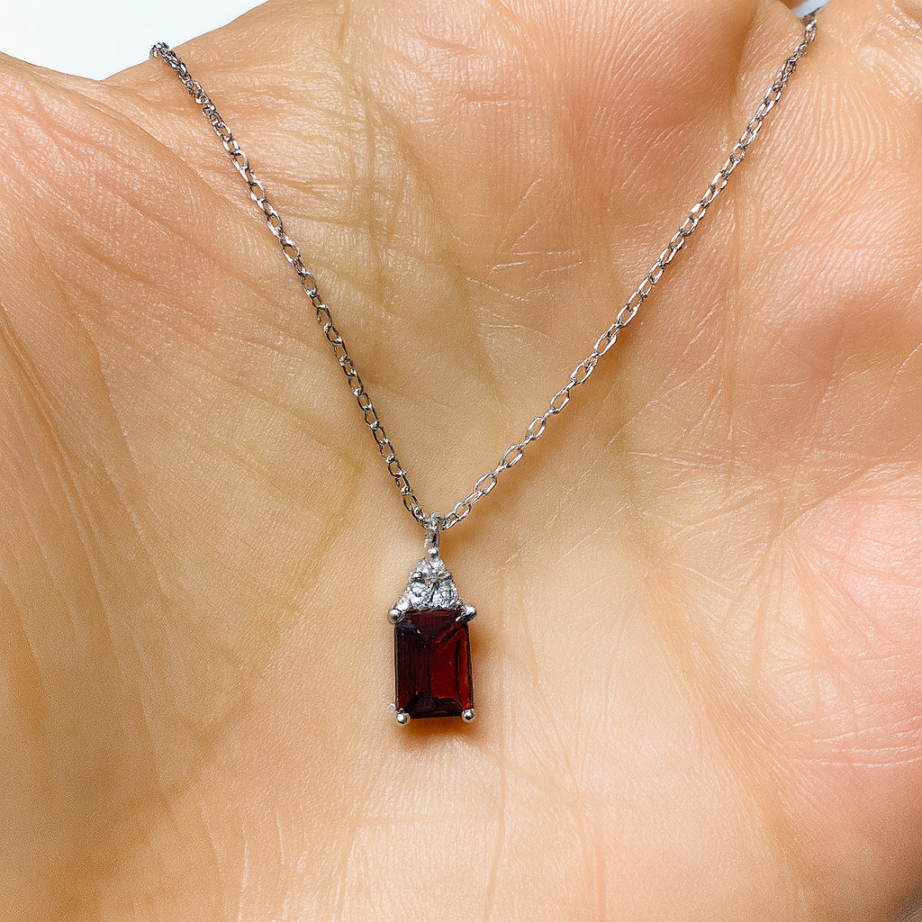 Colier din Argint 925 Rodiat cu Granat Natural